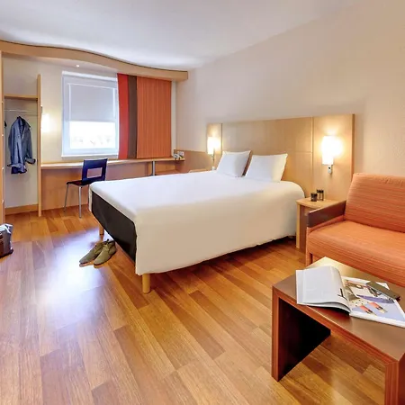 ホテル イビス 3*