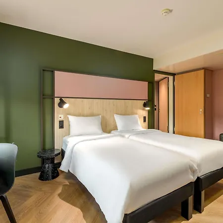 Ibis 3*