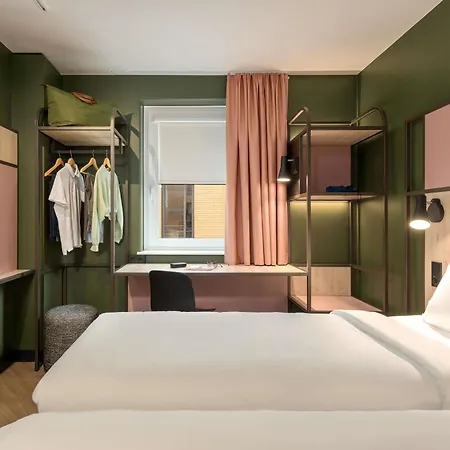 Ibis 3*