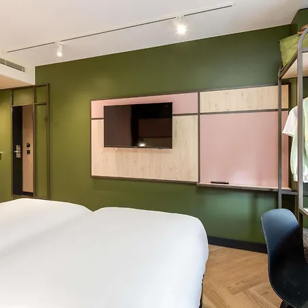 Ibis Hotel 3*