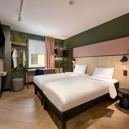 Ibis Hotel 3*
