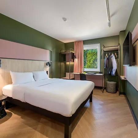 Ibis 3*