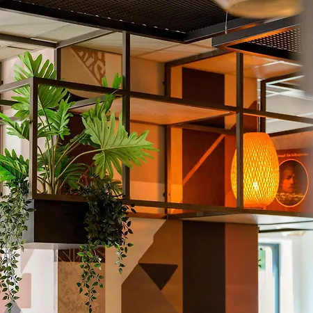 Ibis 3*