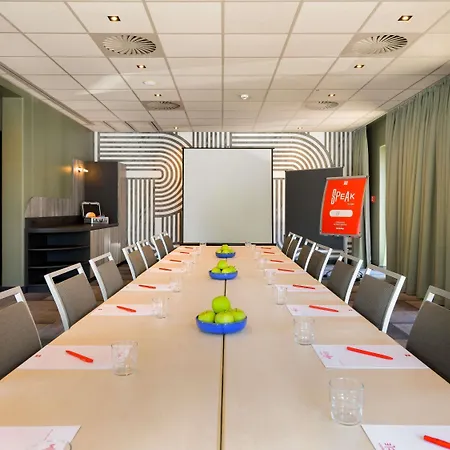 Ibis Hotel 3*