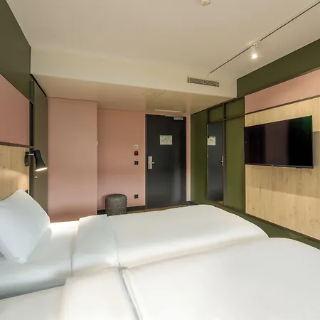 Ibis Hotel 3*