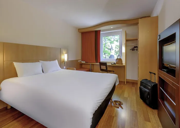 Ibis Hotel 3*